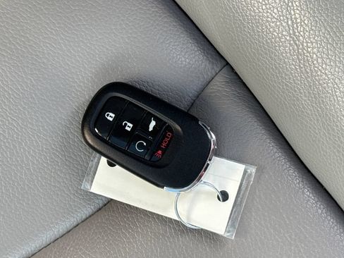 Used 2023 Honda Pilot Touring image 28