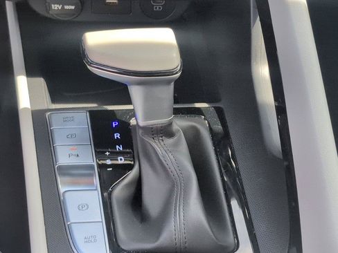 Used 2024 Hyundai Elantra Limited FWD image 26