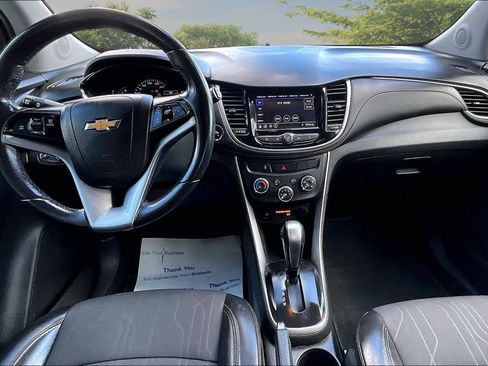 Used 2020 Chevrolet Trax LT w/ Driver Confidence Package AWD/4WD image 15