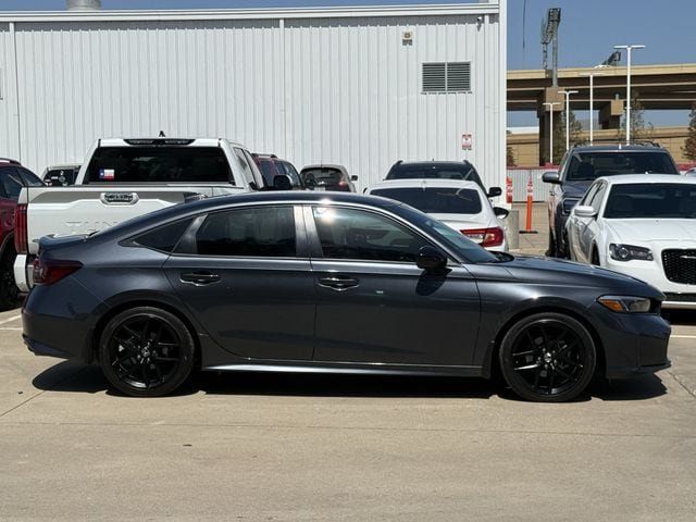 Used 2025 Honda Civic Sport image 3