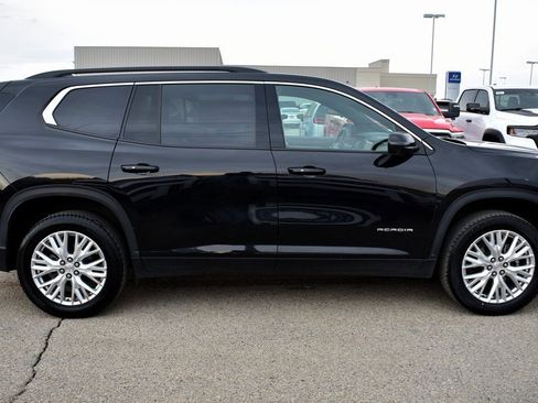 Used 2024 GMC Acadia Elevation image 2