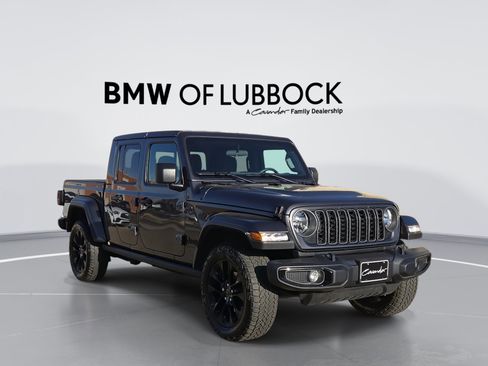 Used 2025 Jeep Gladiator Sport image 1