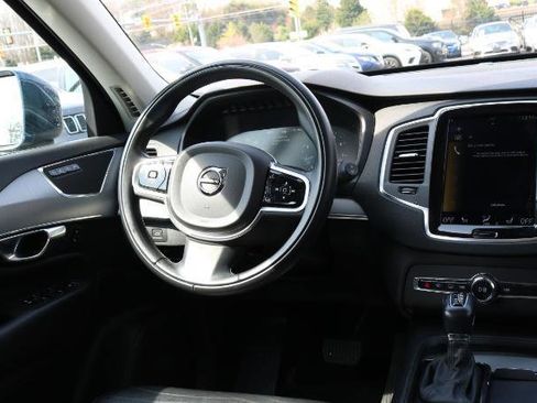 Used 2021 Volvo XC90 T5 Momentum w/ Climate Package image 14