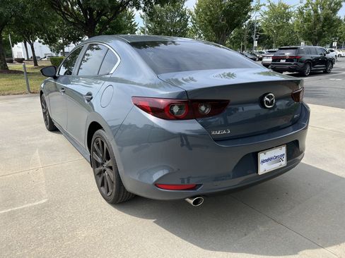 Used 2022 MAZDA MAZDA3 s FWD image 8