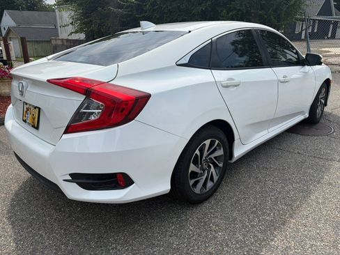 Used 2018 Honda Civic EX image 8