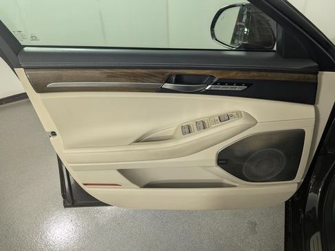 Used 2019 Genesis G90 5.0 Ultimate RWD image 9