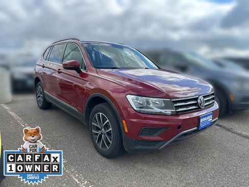 Used 2020 Volkswagen Tiguan SE w/ Panoramic Sunroof Package AWD/4WD image 2