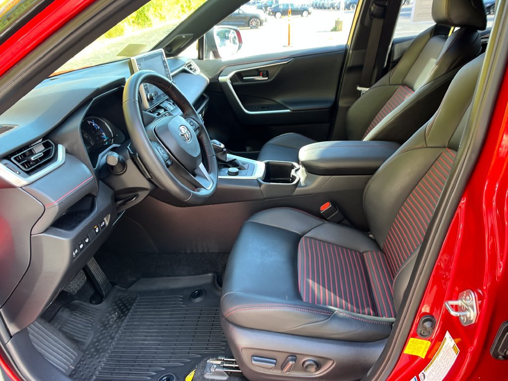 Certified 2022 Toyota RAV4 XSE w/ Weather Package AWD/4WD image 9