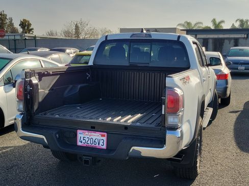 Used 2023 Toyota Tacoma TRD Off-Road w/ Black Out Package (TMS) image 4