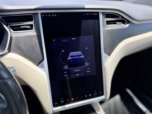 Used 2017 Tesla Model X 75D AWD/4WD image 17