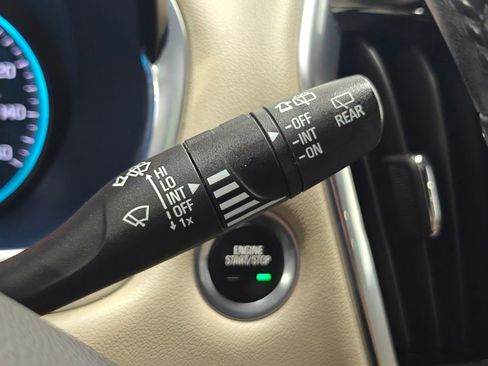 Used 2022 Chevrolet Traverse LT image 50