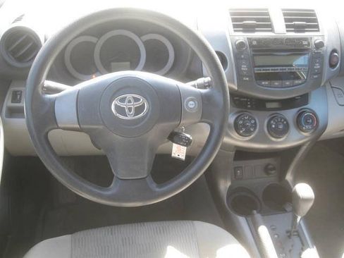 Used 2009 Toyota RAV4 2WD w/ Base L4 Extra Value Pkg image 14