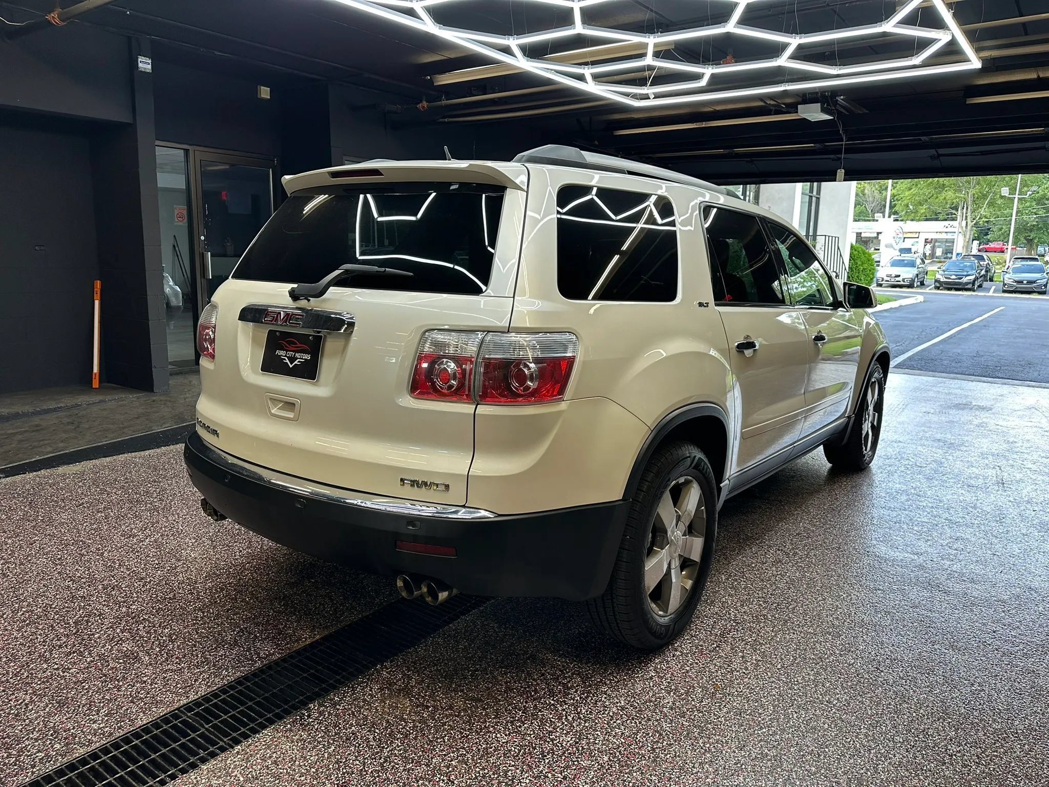 Used 2012 GMC Acadia SLT AWD/4WD image 7