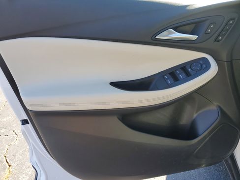 Used 2021 Buick Encore GX Essence w/ Experience Buick Package image 16