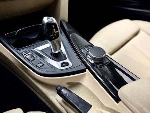 Used 2018 BMW 330e image 21