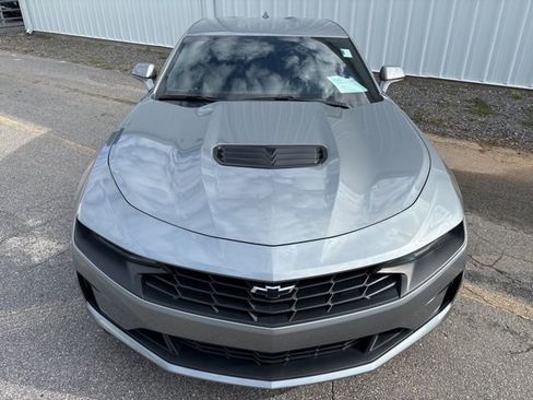 Used 2023 Chevrolet Camaro LT image 9