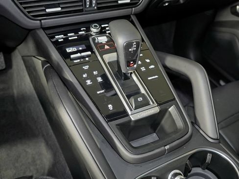 Certified 2023 Porsche Cayenne AWD/4WD image 33