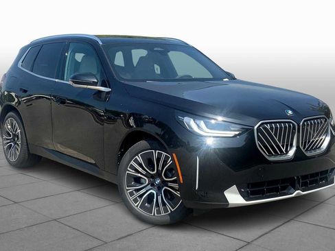 Used 2025 BMW X3 xDrive30i w/ Premium Package image 2