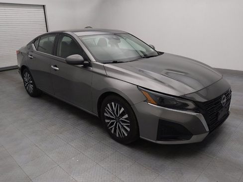 Used 2023 Nissan Altima 2.5 SV image 11