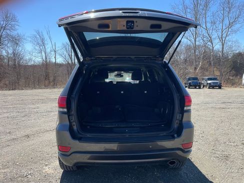 Used 2018 Jeep Grand Cherokee Altitude image 9