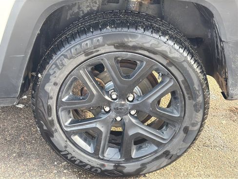 Used 2018 Jeep Renegade Altitude image 22