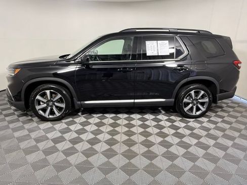Used 2025 Honda Pilot Elite image 3