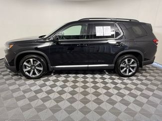 Used 2025 Honda Pilot Elite video 3