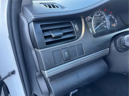 Used 2014 Toyota Camry SE FWD image 33