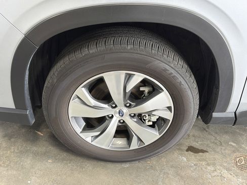 Certified 2025 Subaru Ascent Premium AWD/4WD image 15