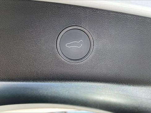 Used 2022 Tesla Model 3 Long Range AWD/4WD image 25