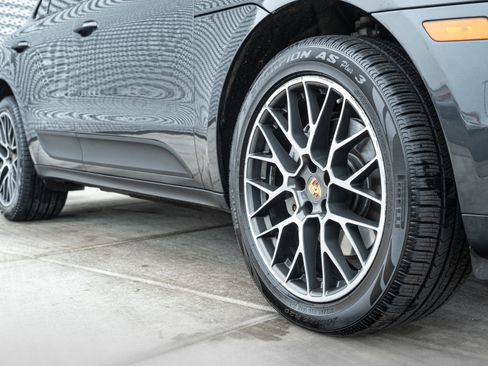 Used 2018 Porsche Macan S image 34