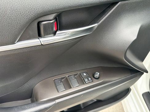 Used 2022 Toyota Camry SE w/ Convenience Package FWD image 17