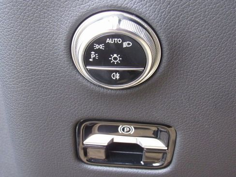 New 2026 Mercedes-Benz GLC 300 4MATIC image 32