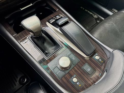 Used 2014 Lexus LS 460 w/ Comfort Package RWD image 21