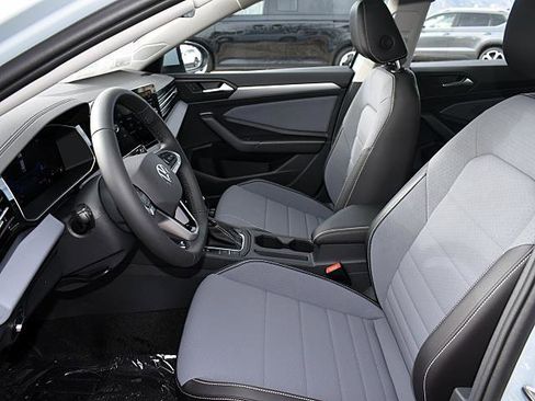 New 2026 Volkswagen Jetta SE image 7