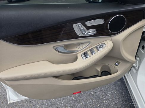 Used 2017 Mercedes-Benz C 300 C 300 image 21