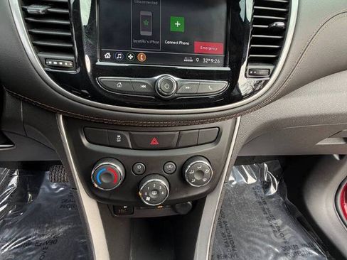 Used 2021 Chevrolet Trax LS FWD image 23