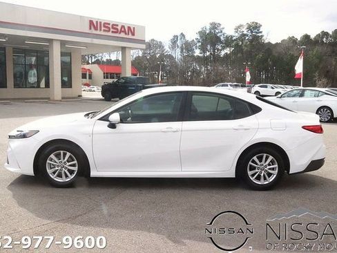 Used 2025 Toyota Camry LE image 4