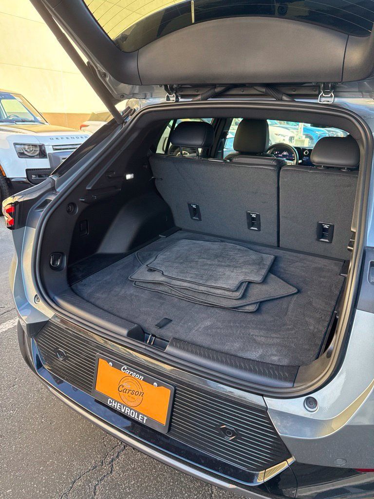 Used 2024 Chevrolet Equinox EV LT w/ LPO, Blackout Package FWD image 25