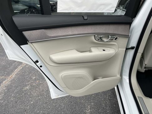 New 2026 Volvo XC90 B6 Ultra image 17