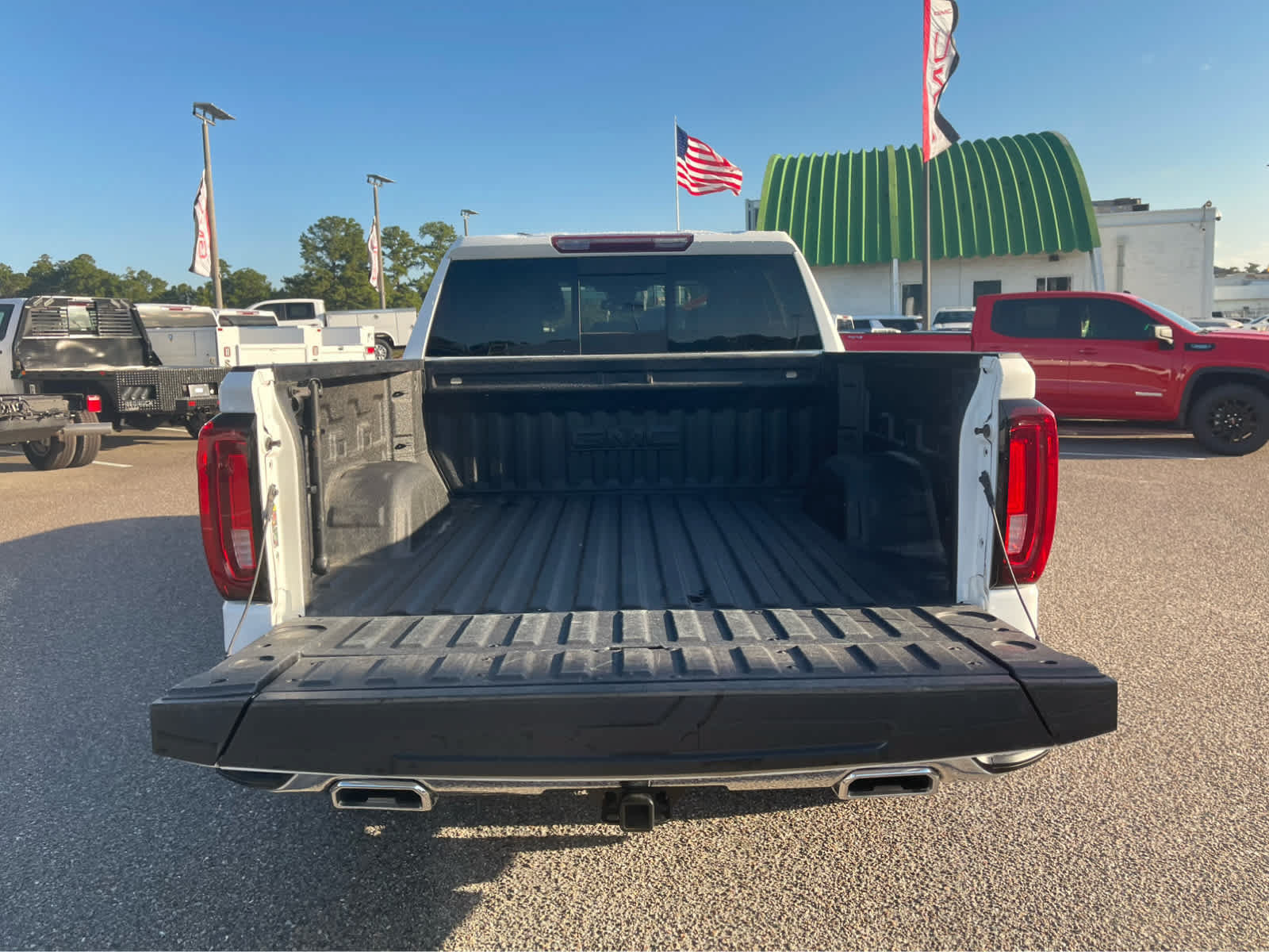 Used 2022 GMC Sierra 1500 SLT w/ SLT Premium Plus Package AWD/4WD image 26