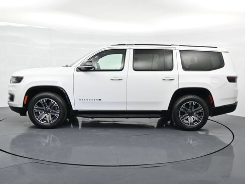Used 2024 Jeep Wagoneer Series II RWD image 2