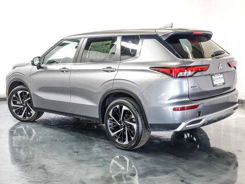 Used 2024 Mitsubishi Outlander SE AWD/4WD image 9