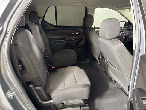 Used 2020 Chevrolet Traverse LT image 18