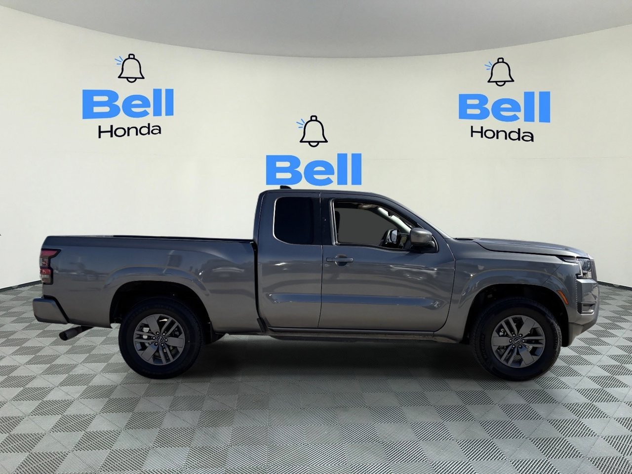 Used 2025 Nissan Frontier SV AWD/4WD image 5