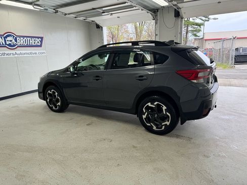 Used 2021 Subaru Crosstrek 2.5i Limited w/ Moonroof Package 1 AWD/4WD image 3