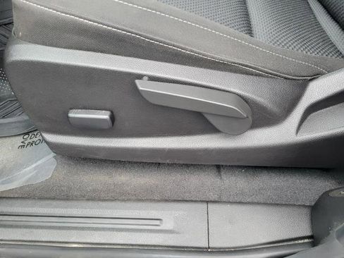 Used 2019 Chevrolet Colorado LT w/ Redline Special Edition image 18