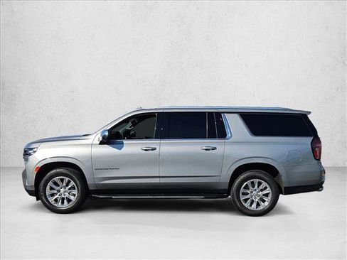 Used 2024 Chevrolet Suburban Premier image 8