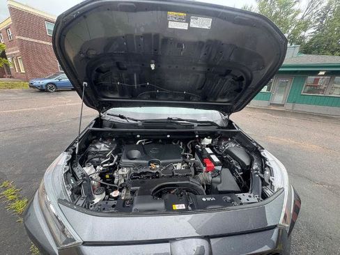 Used 2019 Toyota RAV4 LE AWD/4WD image 2