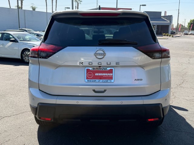 Used 2024 Nissan Rogue S AWD/4WD image 6